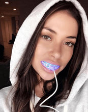 Load image into Gallery viewer, The Award Winning SNOW Teeth Whitening™ System
